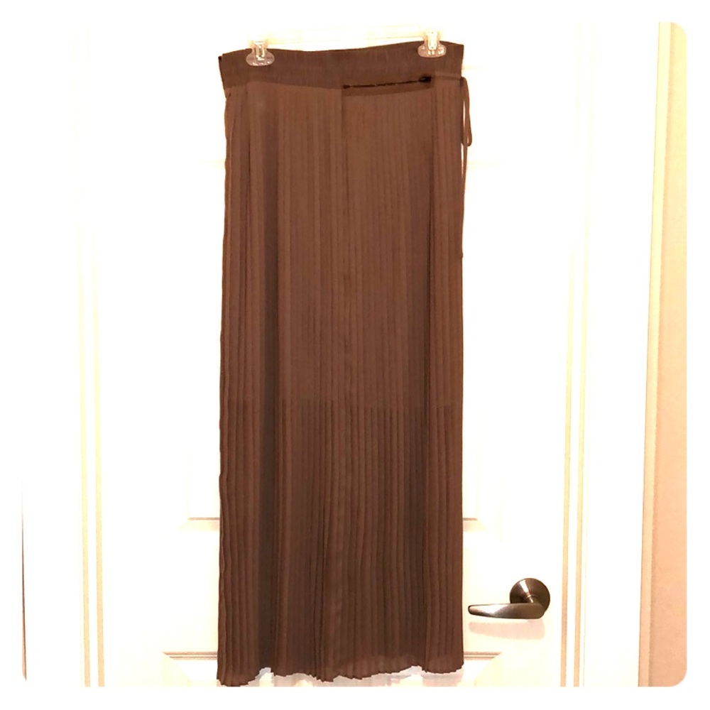 Pleated skirt